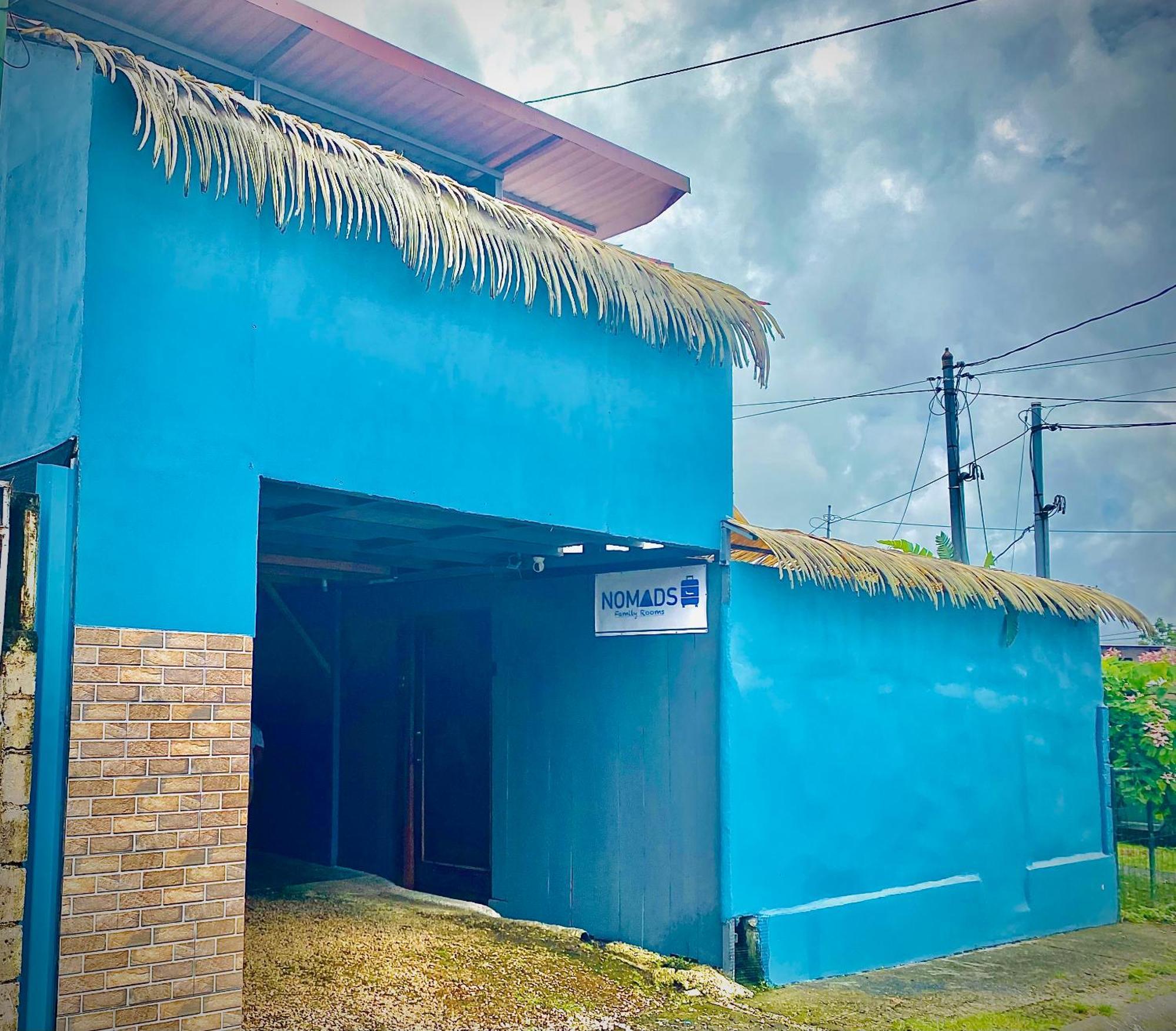 Nomads Family Rooms, Fortuna Town La Fortuna Exterior photo
