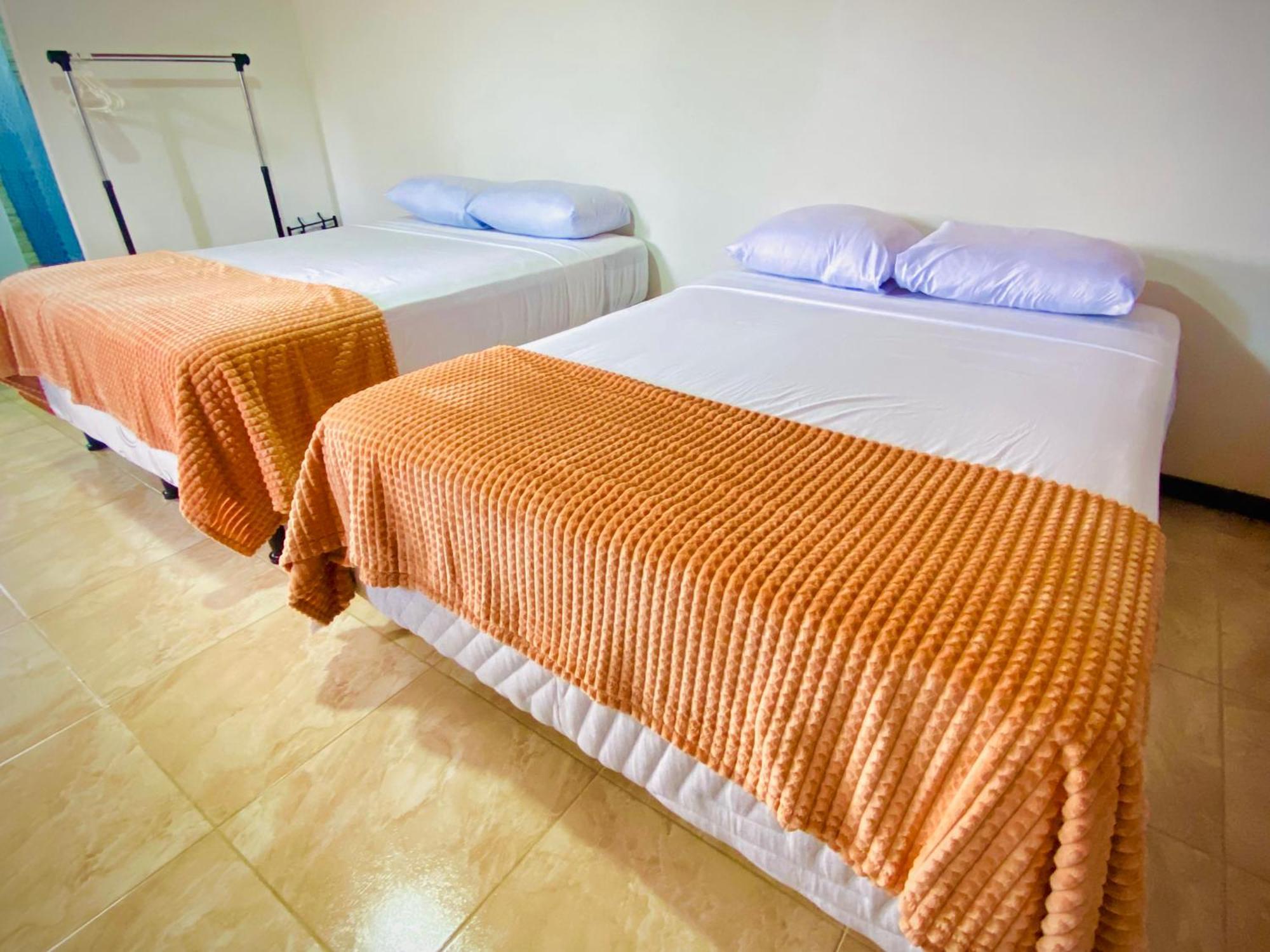 Nomads Family Rooms, Fortuna Town La Fortuna Exterior photo