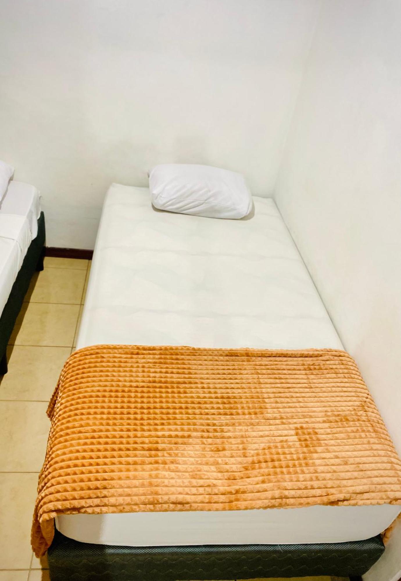 Nomads Family Rooms, Fortuna Town La Fortuna Exterior photo