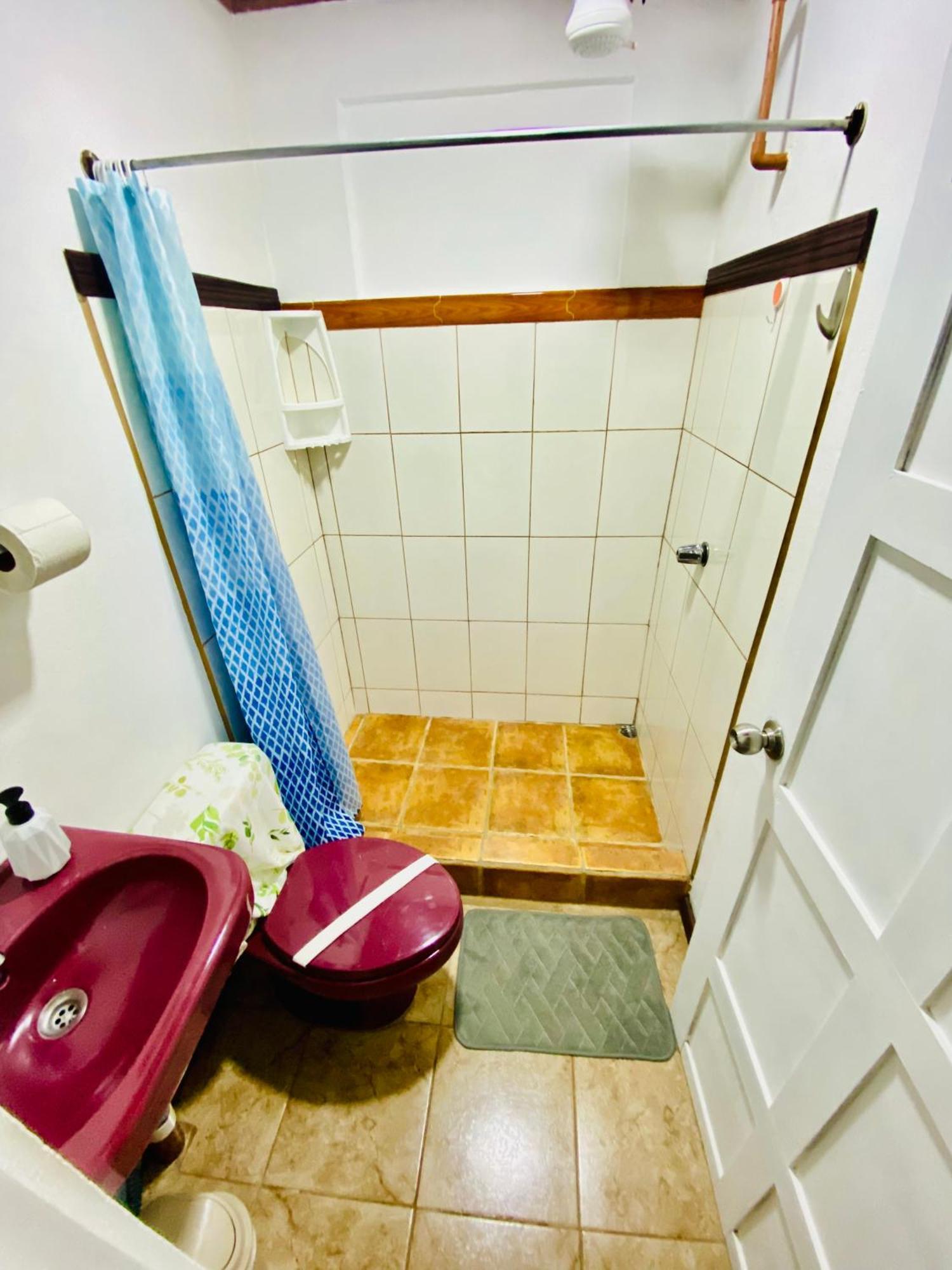 Nomads Family Rooms, Fortuna Town La Fortuna Exterior photo